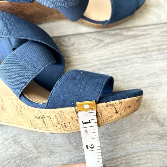 American Eagle Ryan Blue Cork Wedge Sandals - Picture 13 of 13